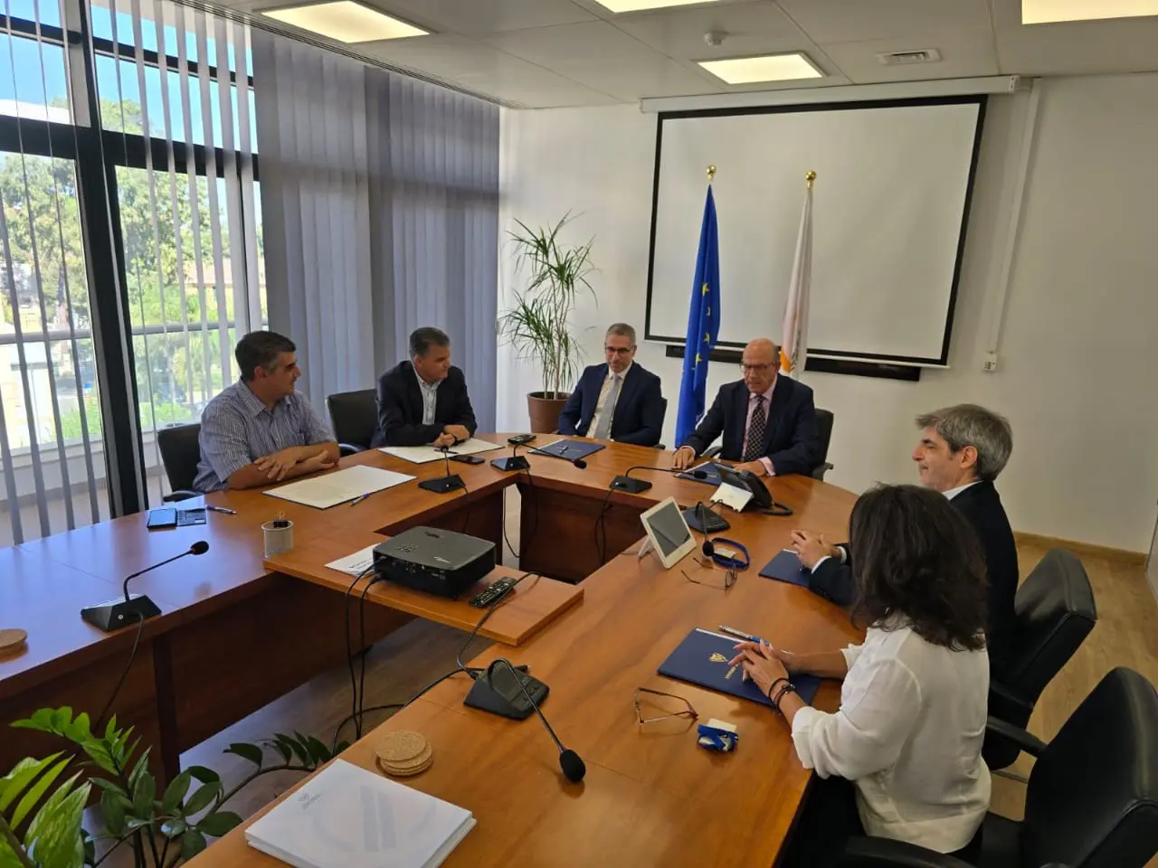 Έπεσαν οι υπογραφές – Συμφωνία για μεταφορά υπαλλήλων ΧΑΚ στο Δημόσιο