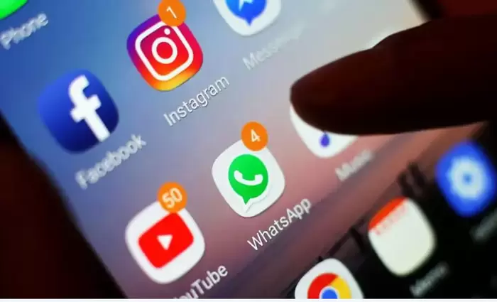 Στα σκαριά οδηγία για την προστασία παιδιών σε WhatsApp και Messenger