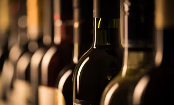 Πόσο κοστίζει ένα μπουκάλι κρασί σε διαφορετικές πόλεις του κόσμου (λίστα)
