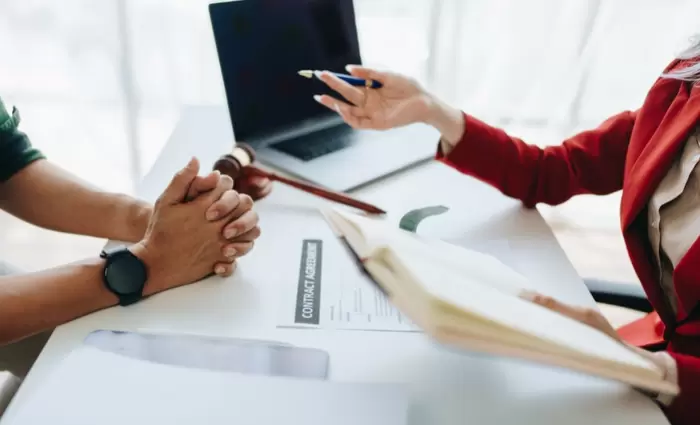 Ιαπωνία: Η έλλειψη εργαζομένων επαναφέρει τη συζήτηση για τις υπερωρίες