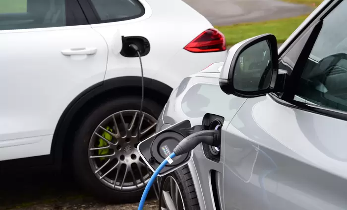 Πόσο συμφέρει η αγορά ενός plug-in ηλεκτρικού αυτοκινήτου;