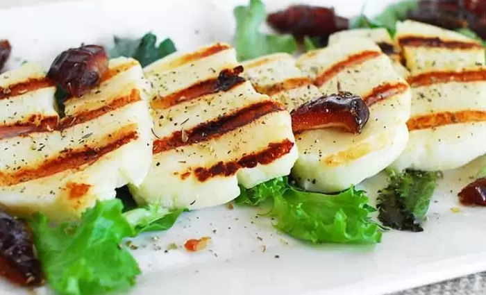 Συνεχίζονται οι κραδασμοί για το χαλούμι