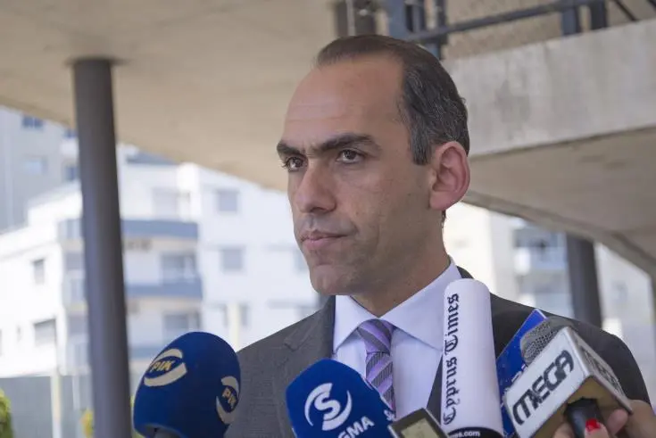 ΥΠΟΙΚ: Πολιτική επιδότηση η ενίσχυση από το κράτος της μισθοδοσίας ιερέων