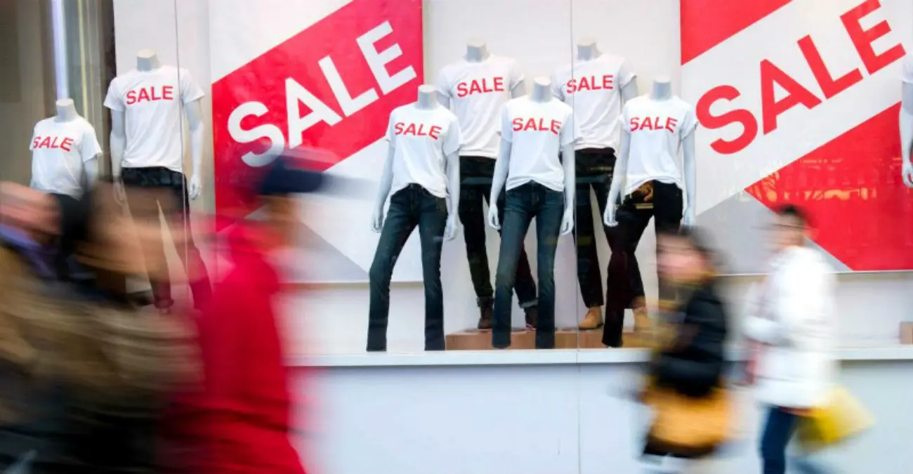 Κενά στην νομοθεσία για τα ξεπουλήματα εντόπισε η Επ. Εμπορίου