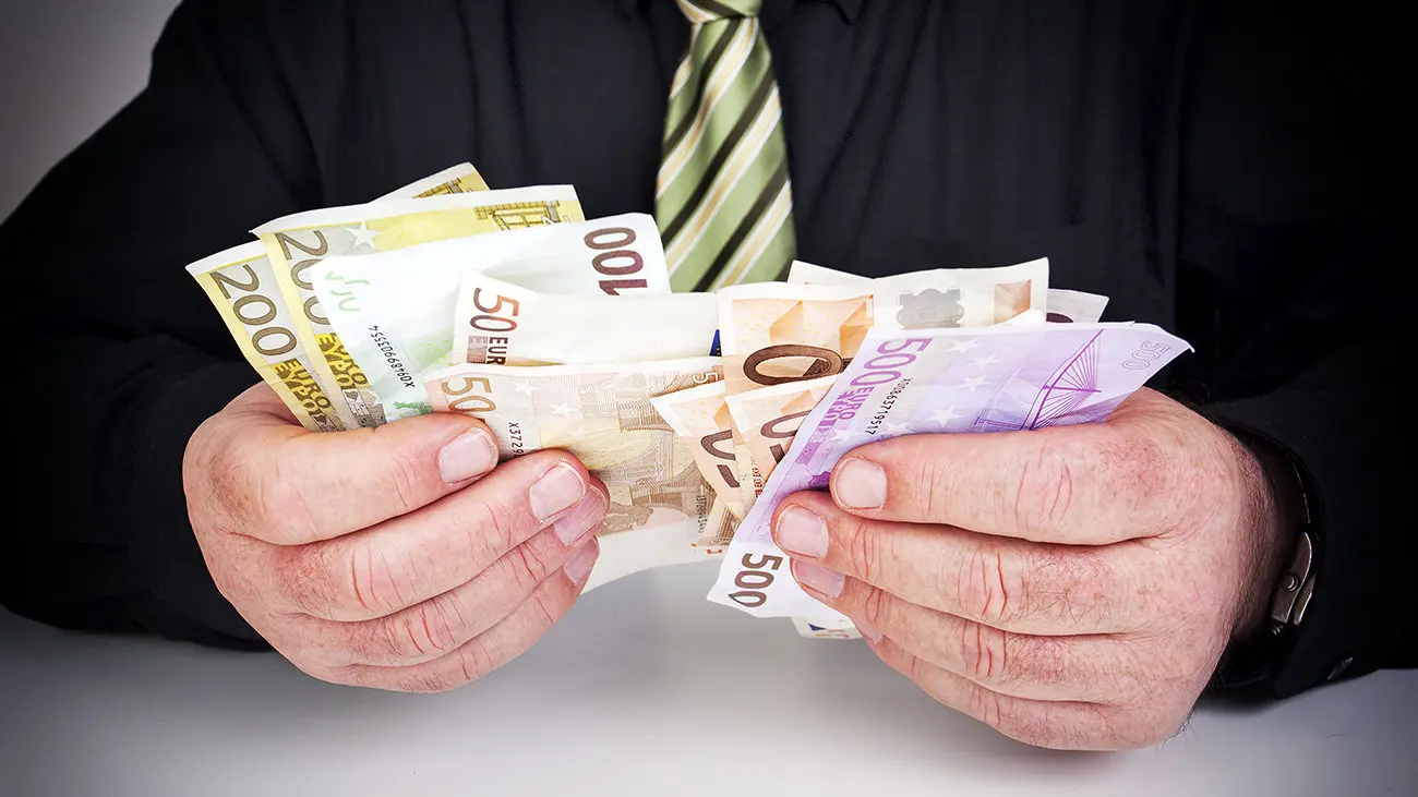 Από €1.842 θα ξεκινούν οι μισθοί για τις θέσεις εργασίας στο δημόσιο