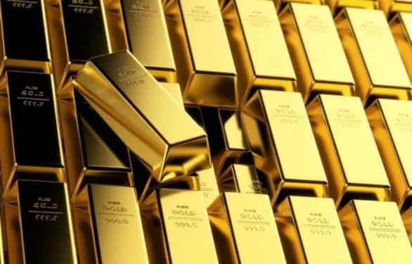 Χρυσός: Κοντά στο ιστορικό των 2.500 δολ με το βλέμμα στη Fed