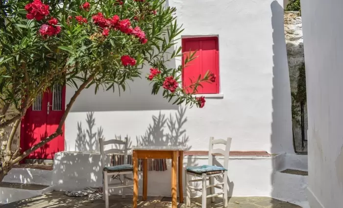 Αυτά είναι τα δύο πιο φθηνά νησιά στις Κυκλάδες για αγορά κατοικίας