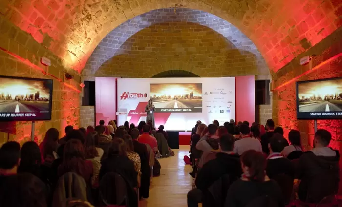 Ξεκίνησαν οι εγγραφές για το «Youth Empowered»