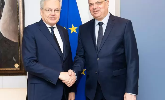 Επαφές ΥΠΕΣ στις Βρυξέλλες για μεταναστευτικό και επενδύσεις