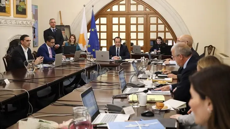 Αποφασίζει σήμερα το Υπουργικό για επέκταση μέτρων στήριξης σε ρεύμα και τρόφιμα