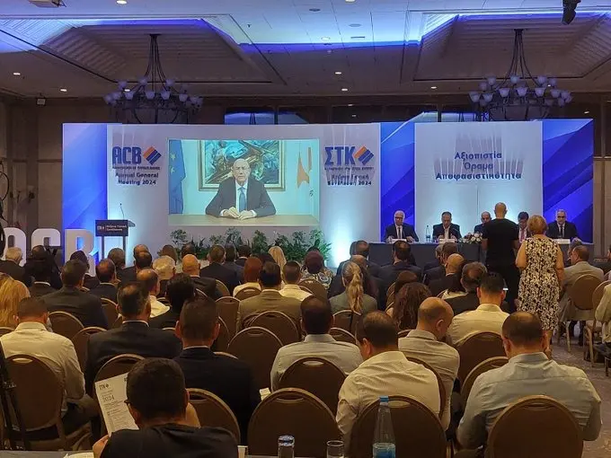 Έκκληση προς τις τράπεζες για αποκλιμάκωση των δανειστικών επιτοκίων