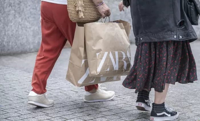 Zara: Αντέχει την κόπωση των καταναλωτών με ισχυρές πωλήσεις τον Νοέμβριο