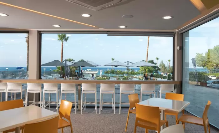 Άνοιξε «Zorbas by the sea» στον Πρωταρά