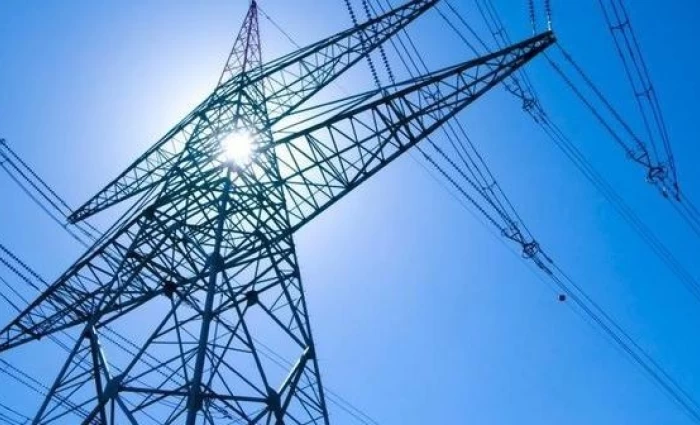 Ευρώπη: Ποια χώρα σκάβει δεξαμενές για να μειώσει την τιμή στο ηλεκτρικό ρεύμα