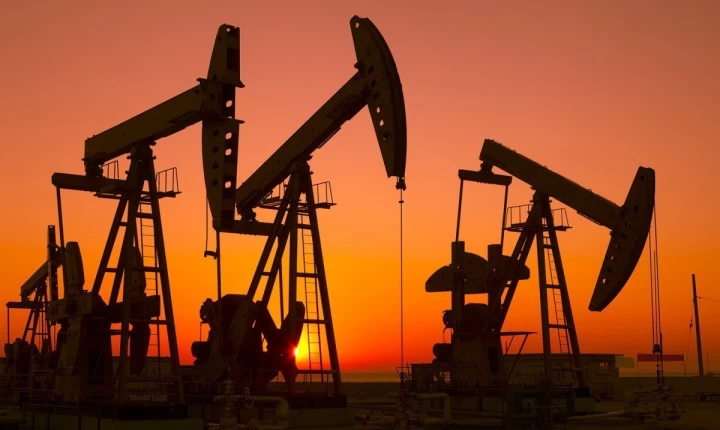 Πετρέλαιο: Σταθεροποίηση τιμών με φόντο την παράταση εκεχειρίας ΗΠΑ–Ιράν – Κοντά στα 95 δολ το Brent