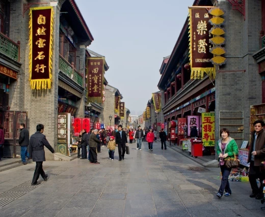 Πάνω από τις προβλέψεις η ανάπτυξη στην Κίνα: Στο 5% το πρώτο τρίμηνο