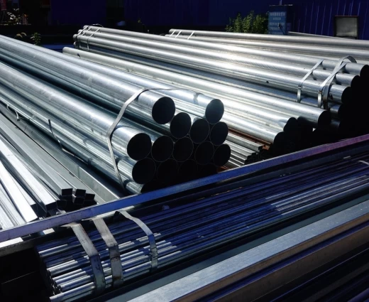 Βιομηχανικά μέταλλα: Ιστορικό ρεκόρ εν μέσω φόβων για «μαύρη τρύπα» στο αλουμίνιο