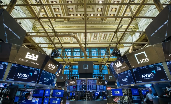 Wall Street: Άνοδος με «καύσιμο» την αισιοδοξία Τραμπ για το Ιράν