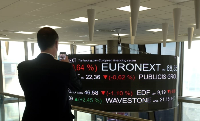 Πτωτικές τάσεις στις ευρωαγορές μετά τα αδύναμα οικονομικά στοιχεία και την αβεβαιότητα στη Μέση Ανατολή