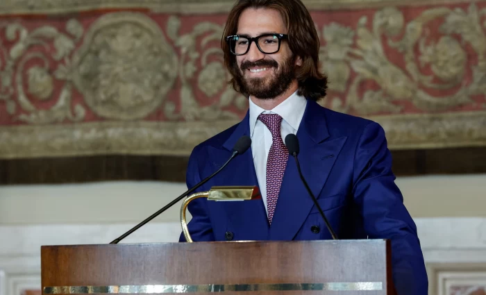 Η νέα δυναστεία των Ray-Ban: To deal των €10 δισ. που κάνει τον Λεονάρντο Μαρία ντελ Βέκιο κυρίαρχο της EssilorLuxottica