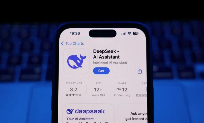 DeepSeek: Εκπτώσεις-σοκ 75% στο νέο AI μοντέλο για να «χτυπήσει» OpenAI και Google