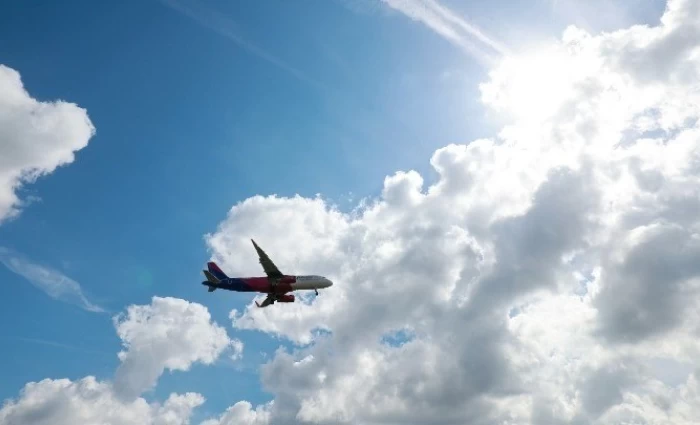 Yπουργός Τουρισμού Ισπανίας: Αγοράστε αεροπορικά εισιτήρια τώρα γιατί ο πόλεμος στο Ιράν ανεβάζει τις τιμές