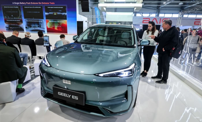 Geely: Βουτιά 27% στα κέρδη της κινεζικής αυτοκινητοβιομηχανίας