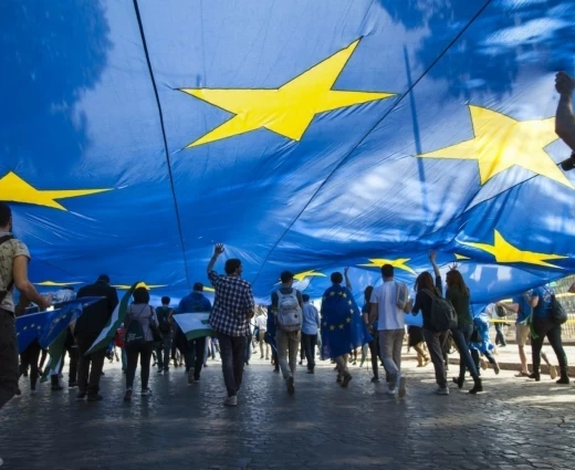 Ευρωζώνη: Επιβράδυνση της ανάπτυξης και φόβοι για στασιμοπληθωρισμό λόγω πολέμου στο Ιράν