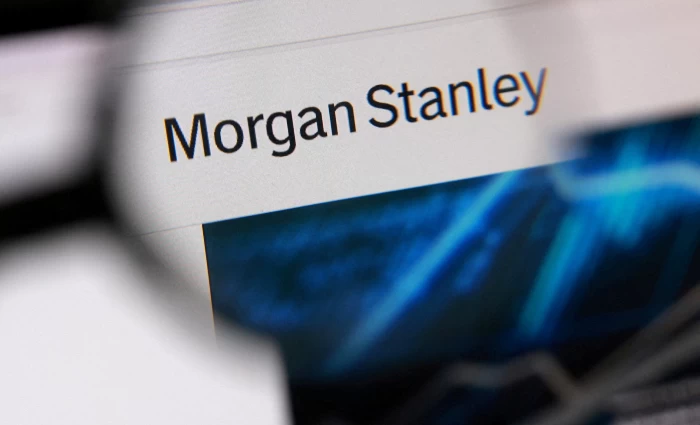 Morgan Stanley: Μάχη με το χρόνο για το πετρέλαιο – Οι εξελίξεις στα Στενά του Ορμούζ και το σενάριο για Brent έως $150