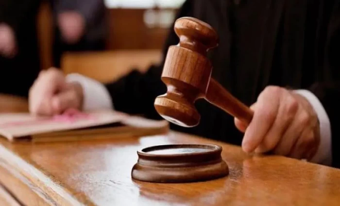 Διαφωνία τις καταχρηστικές ρήτρες - Στο Ανώτατο η νομοθεσία μετά από αναφορά του Προέδρου