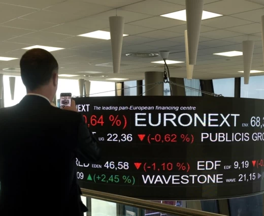 Ευρωπαϊκά χρηματιστήρια: Ήπια άνοδος εν μέσω των απειλών Τραμπ για δασμούς – Ισχυρές απώλειες στις αυτοκινητοβιομηχανίες