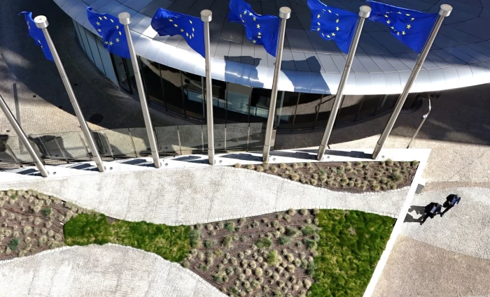 ΕΕ: Η κρίση στο Ιράν δεν δικαιολογεί ακόμη έκτακτα μέτρα για τον τουριστικό τομέα