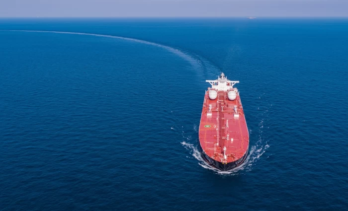 Στενά του Ορμούζ: Η Adnoc μεταφέρει LNG με «αόρατα» τάνκερ εν μέσω πολέμου