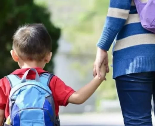 ΙΣΟΤΗΤΑ: Ζητά ανάκληση της εγκυκλίου για τη γονική άδεια και τις αποκοπές απολαβών