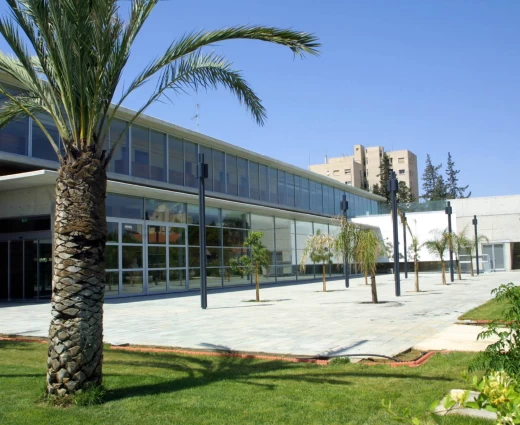 Στηρίζει τη σύνδεση της κρατικής αρωγής με την ΑΤΑ η Ένωση Συντακτών